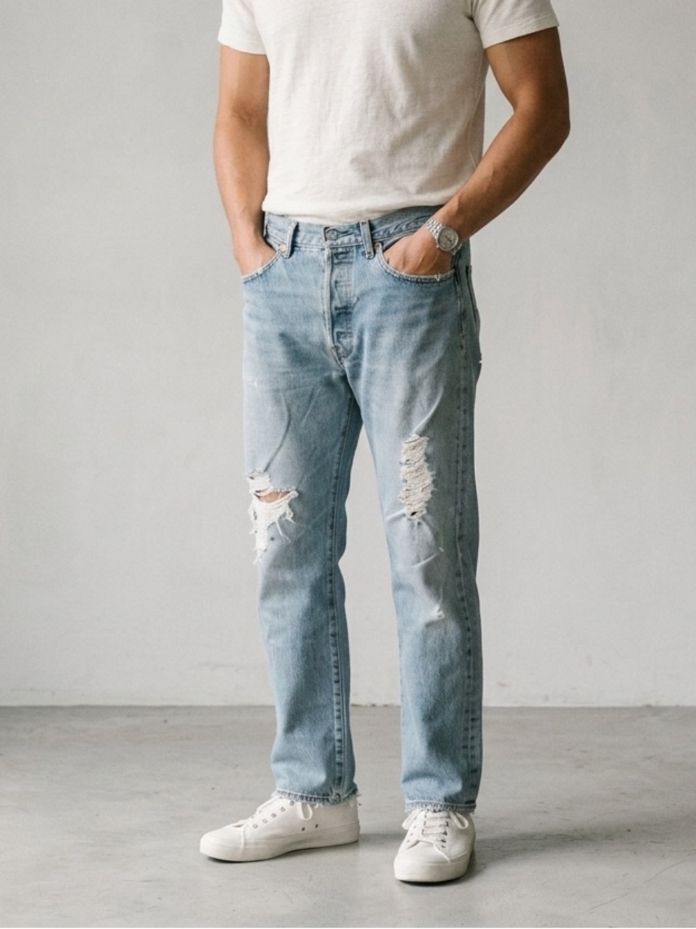 Levi’s Vintage 501 Distressed Light Wash Straight Leg Jeans Men’s 34x33 USA
